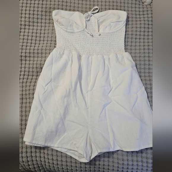 PACSUN LA Hearts Strapless Smocked Bodice Romper in white. Size XS NWT - Picture 9 of 15